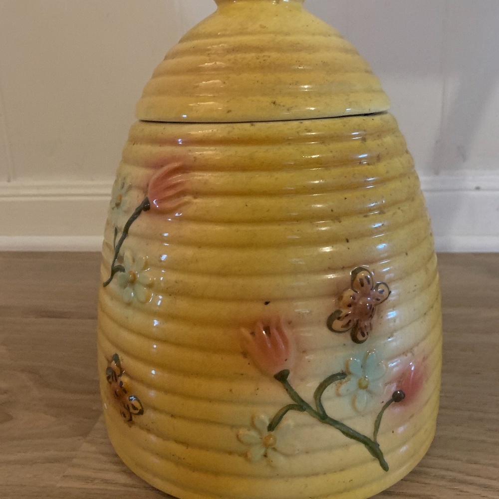 Vintage Beehive Cookie Jar